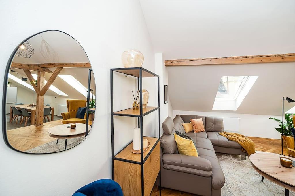 Luxurious 3 Bedroom In The Old Town Prague