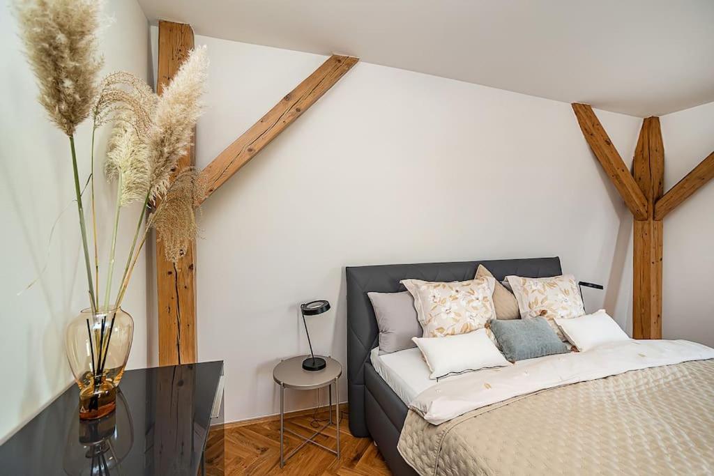 Luxurious 3 Bedroom In The Old Town *