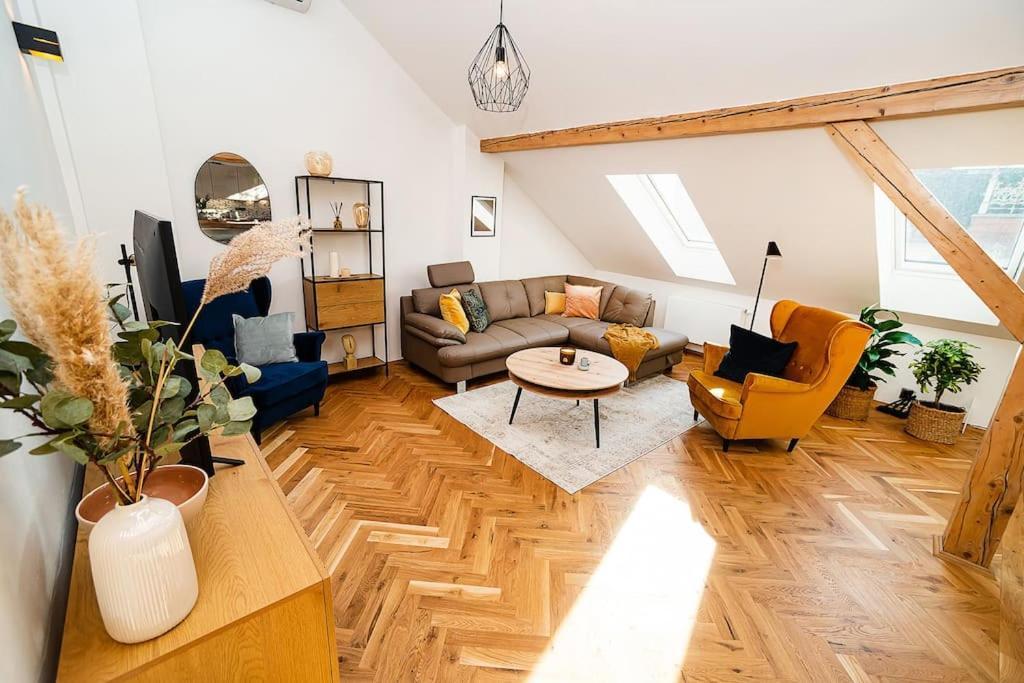 Luxurious 3 Bedroom In The Old Town * Prague