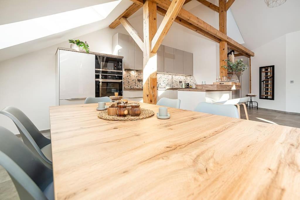 Luxurious 3 Bedroom In The Old Town Prague