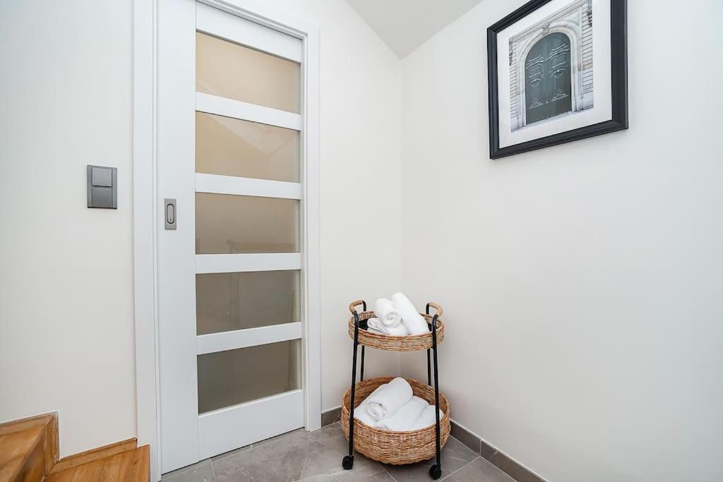 Apartment Luxurious 3 Bedroom In The Old Town