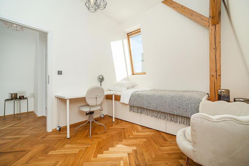 Luxurious 3 Bedroom In The Old Town